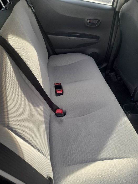 Продам TOYOTA Yaris 2011. Автомат