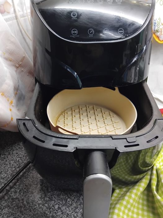 Air Fryer Qilive  preta