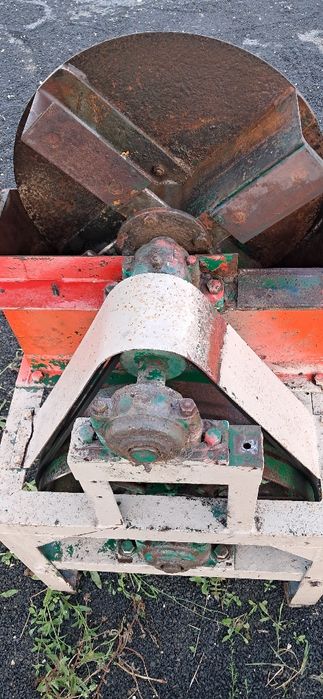 Biotriturador ou triturador para acoplar a trator