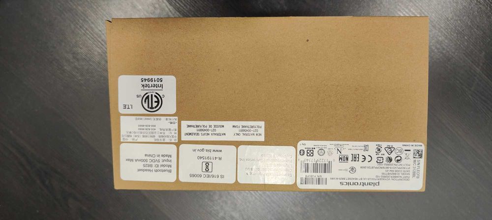 Headset POLY Voyager Focus UC B825-M novo e selado