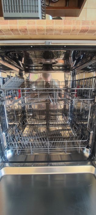 Посудомийна машина WHIRLPOOL WFE2B19X