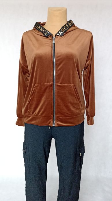 Bluza welurowa zapinana