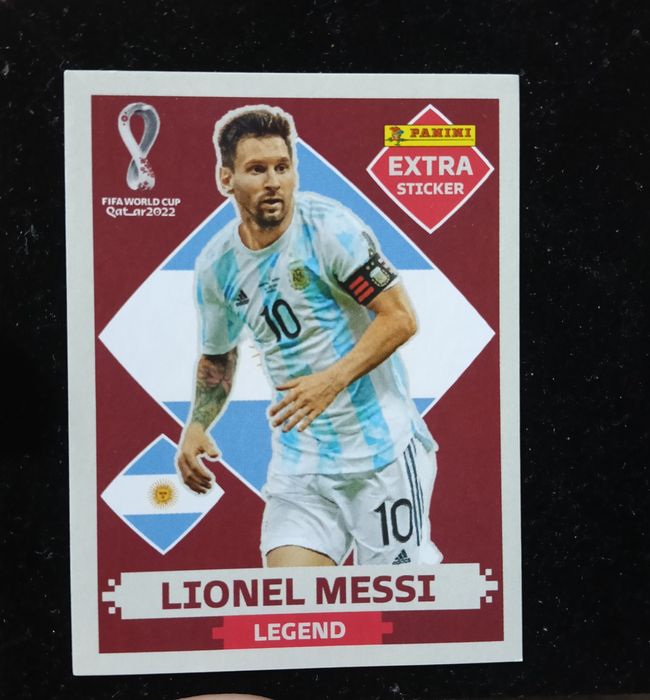 Legend Panini World CUP 2022 em estado colecionador/mint, sempre protegida em sleeve desde abertura.