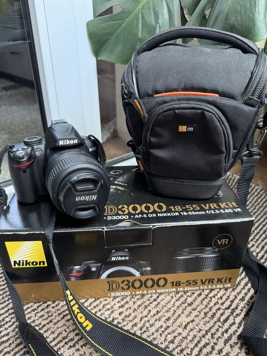 Дзеркальний фотоапарат Nikon D3000 + об’єктив 18-55 VR