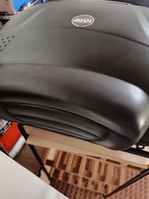 Mala Givi para mota + suporte Givi