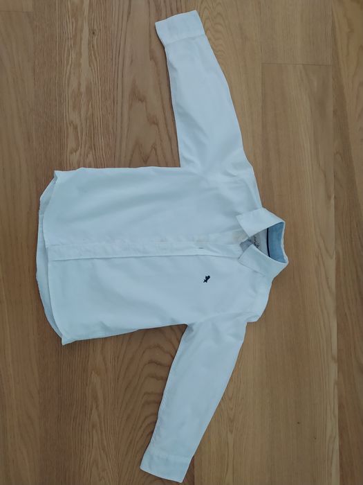 Camisa branca H&M uma 3-4 anos e  outra 2-3 anos - vendido individualm