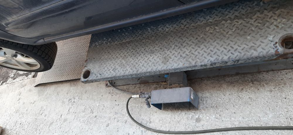 Продам подъемник производство Германия на пневмоцилиндрах