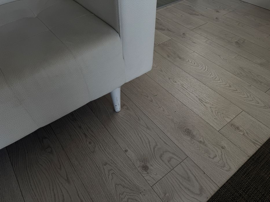 Sofá branco imita pele 160cm