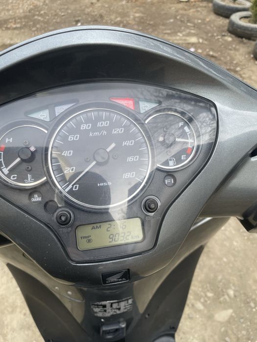 Скутер Honda 300