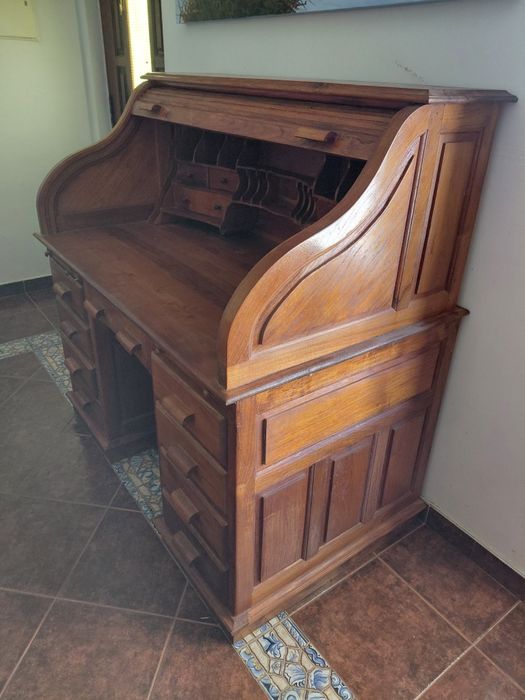 Secretária antiga em madeira maciça