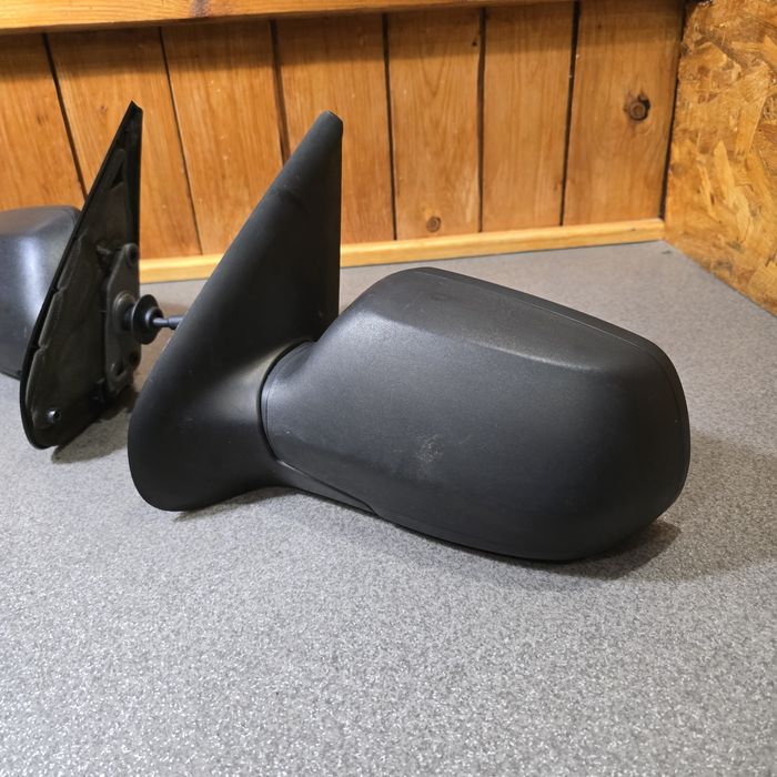 Дзеркала заднього виду Mazda 2  03-07r механічне управління E9014202