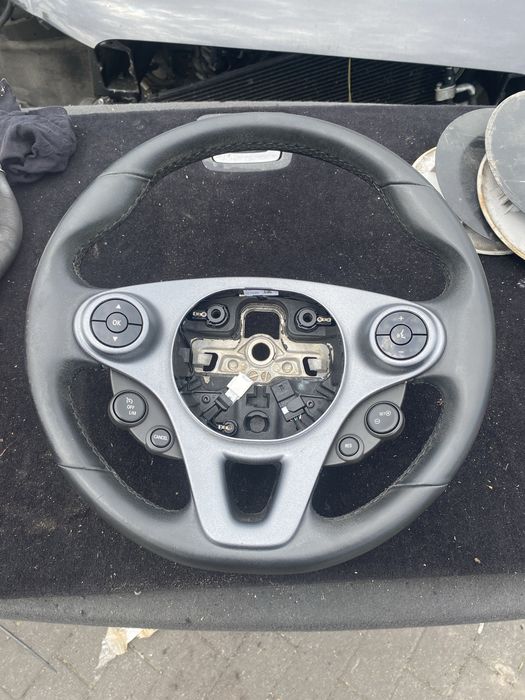 Kierownica multifunkcja Renault Twingo III Trafic III Smart Forfour II