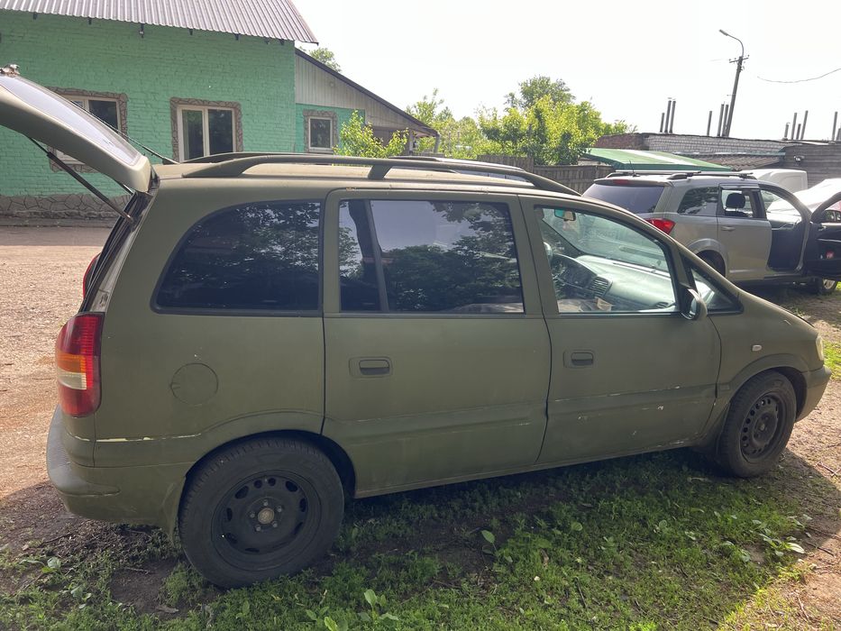 Автомобиль Opel Zafira опель зафира объем двигателя 1’6литра 1 999-го года выпуска