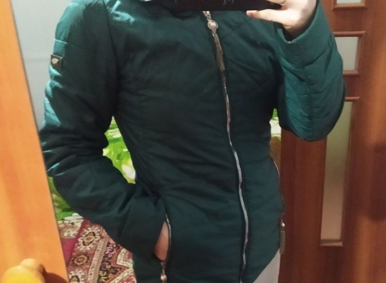 Курточка жіноча.Стан нової.Розмір 36.ххл