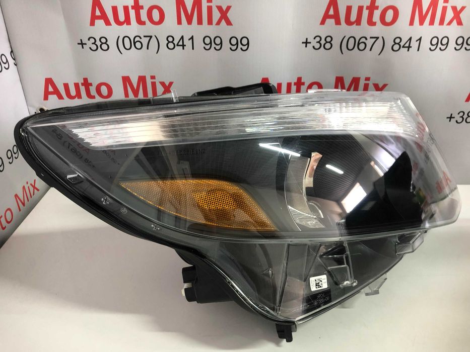 Фара Mercedes Metris Vito Америка A4479068100 A4479068200