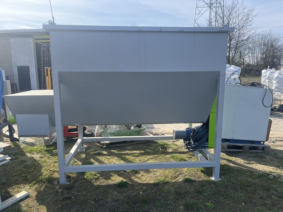 Duzy mieszalnik bunkier na materialy sypkie
