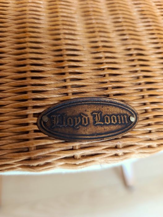 Oryginalne krzesła ratanowe Lloyd Loop całość .