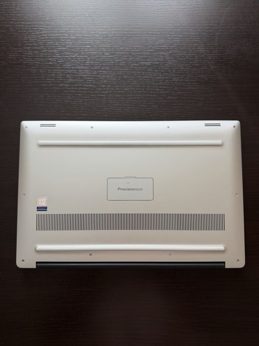Dell precision 5530/ Xeon E-2176M/ 32GB/ 512GB SSD/ P1000 4GB