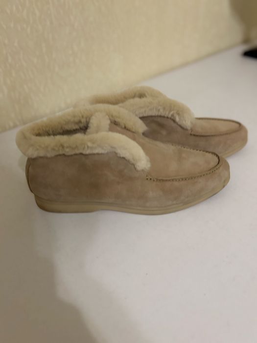 Лоферы Loro Piana Open Walk / Слиперы замшевые с мехом (оригинал)