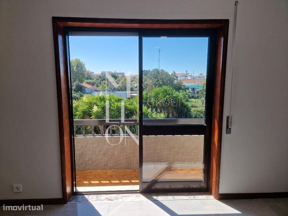 Apartamento T3 Renovado com Suite e Excelente Exposição Solar | Paços