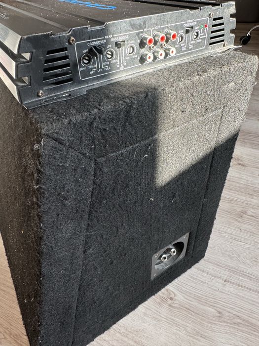 Subwoofer samochodowy INFINITY i wzmacniacz crunch