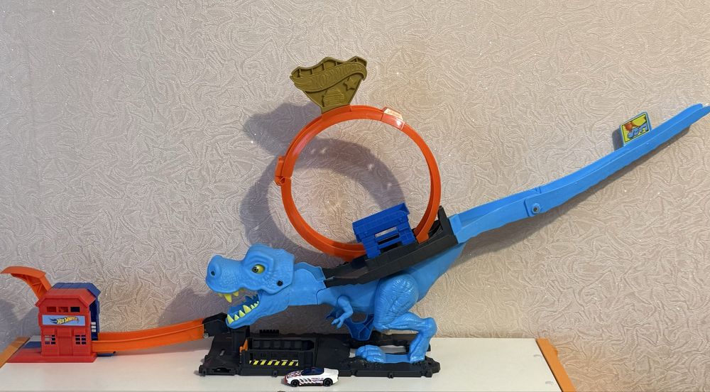 Хот Вілс Сіті Тиранозавр Рекс Hot Wheels City T-Rex Chomp Down Mattel