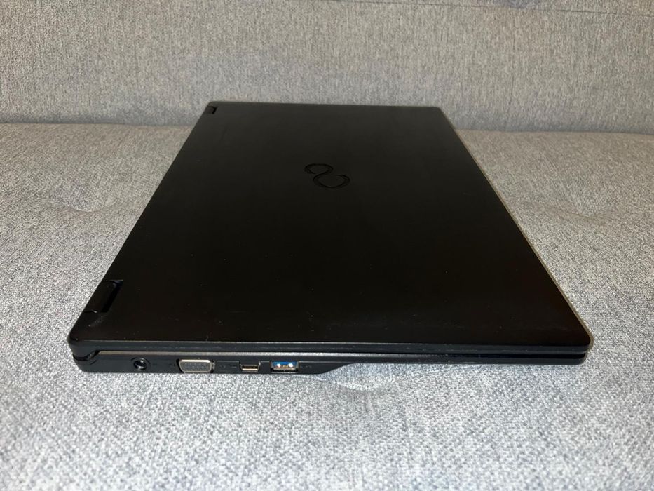 Fujitsu Lifebook E5510 i5 10th 16 GB RAM 256 SSD FHD piękny