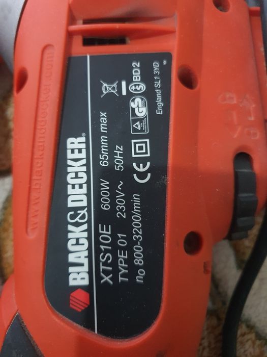 Електролобзик black&decker XTS10E