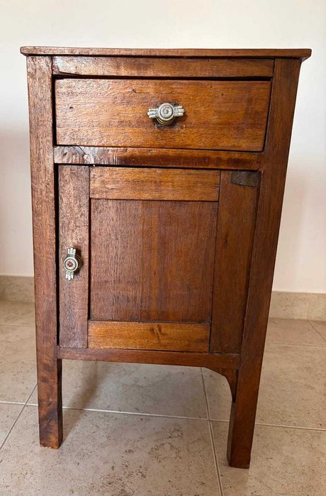 Mesa de cabeceira