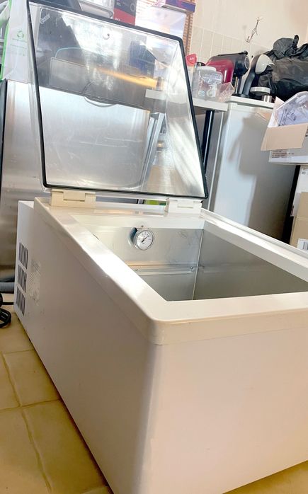 Tabletop ice cream display unit, like new64550415990913124