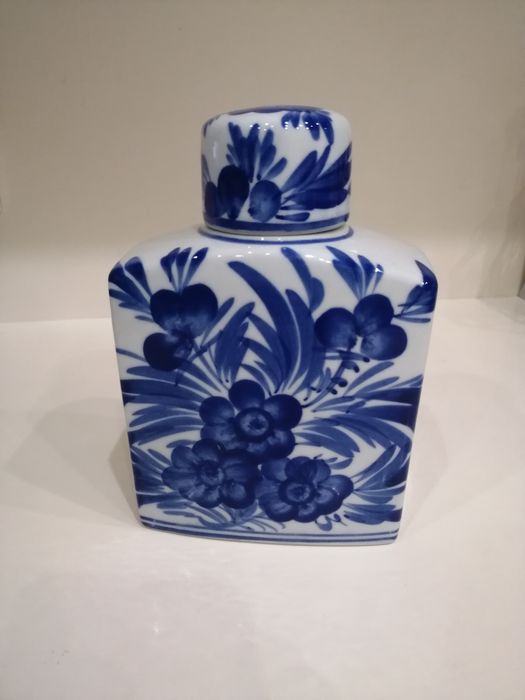 Frascos de chá e bule