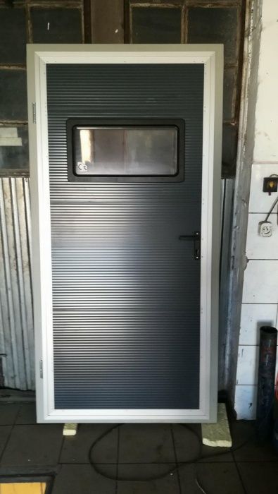 OD RĘKI !! Brama przemysłowa segmentowa 4 x 4 m z zabezpieczeniami