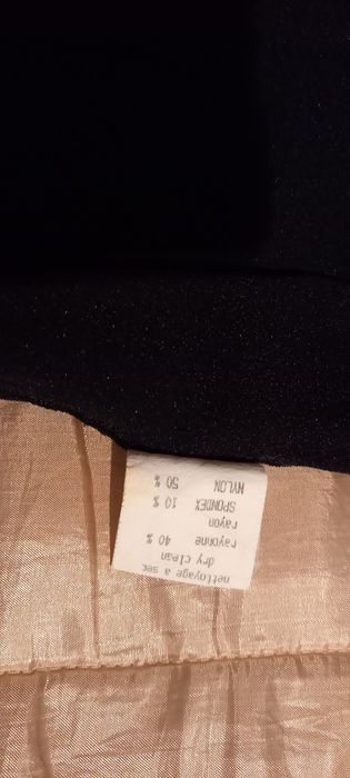 Vestido preto em renda