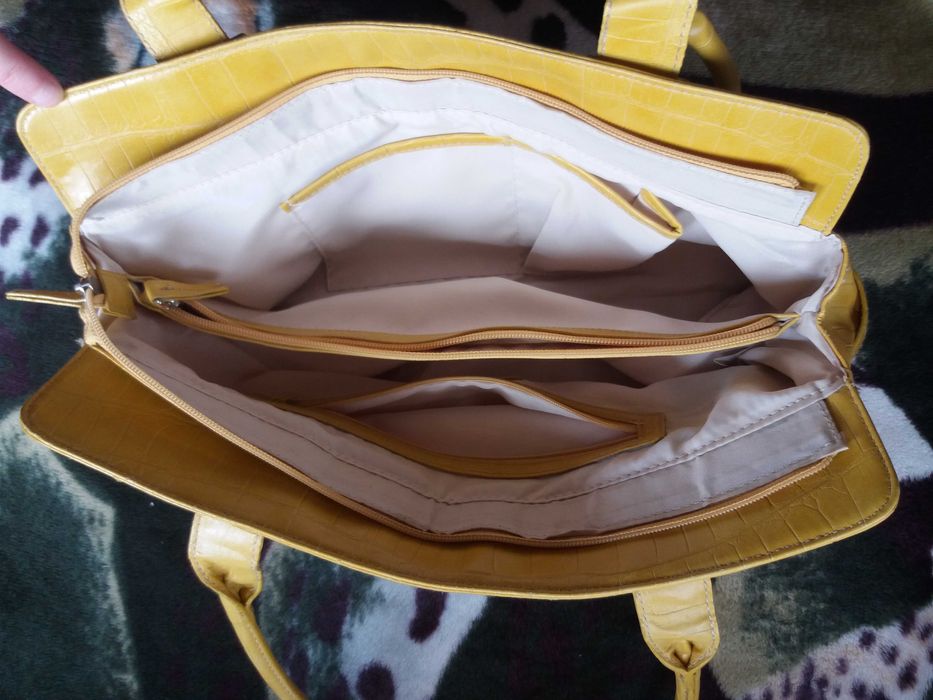Żółta torba 38 cm x 20 cm stan BDB