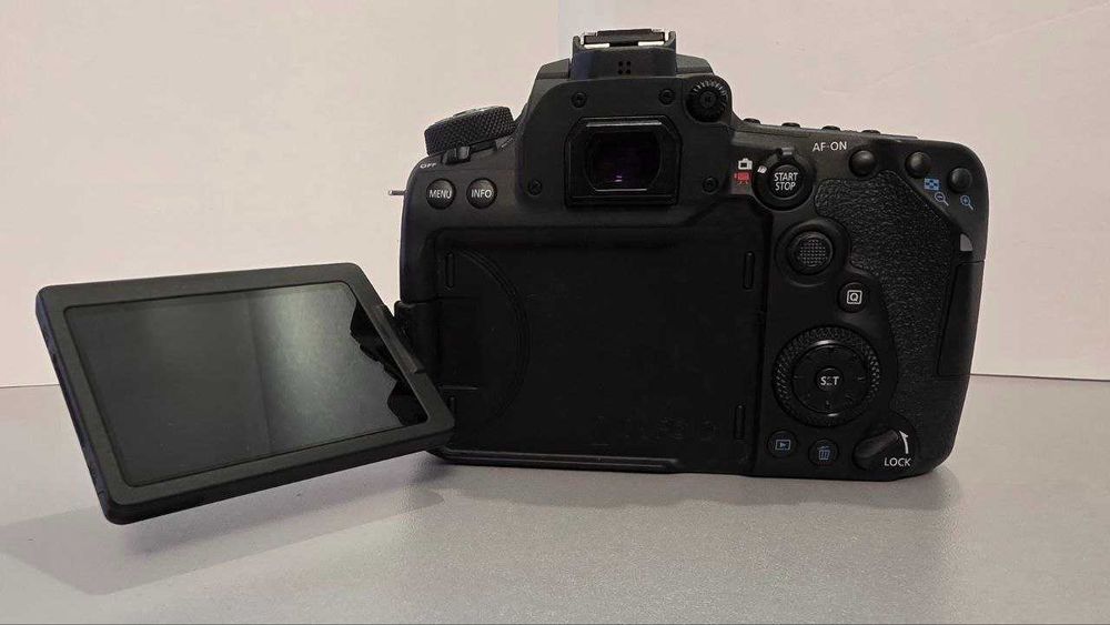 Canon 90D - стан нової + крутий вибір об'єктивів