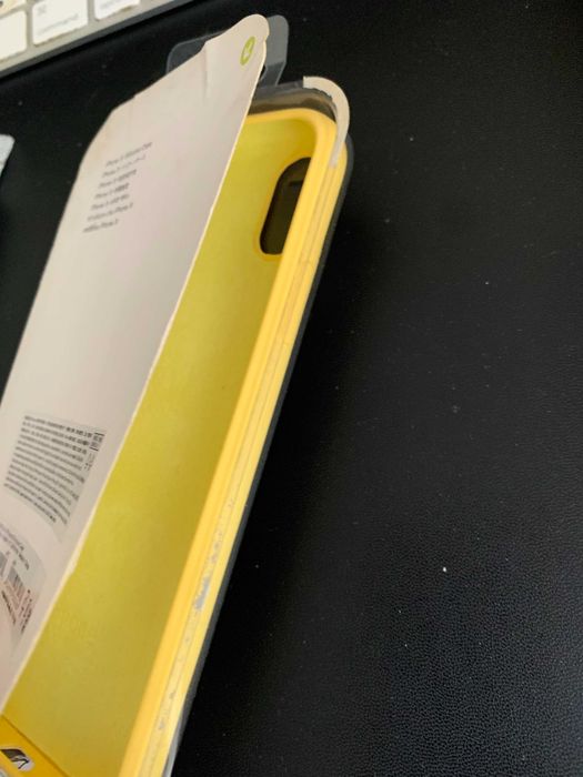 Чехол на iPhone 16 XR Silicone