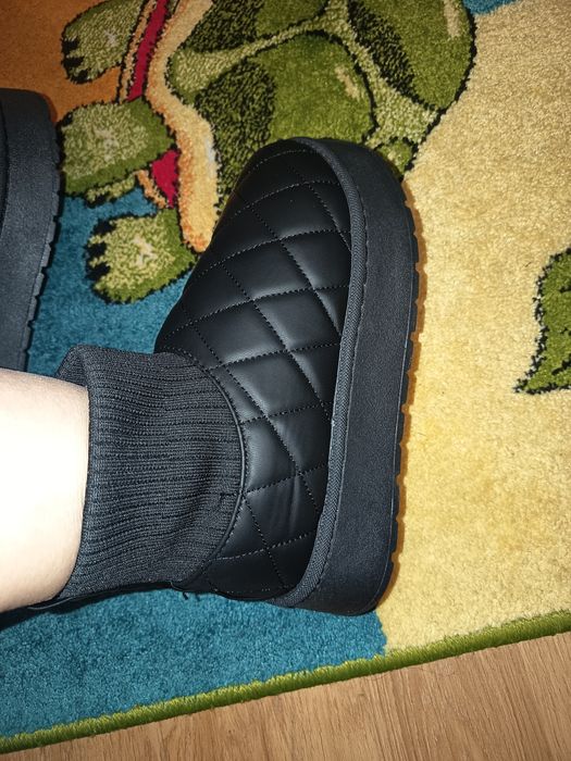 Продам нові уггі жіночі