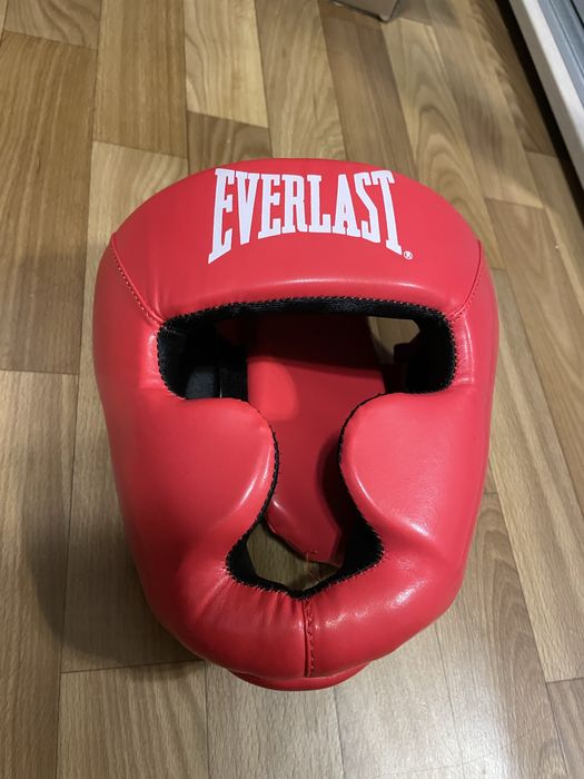 Боксерский шлем Everlast красный