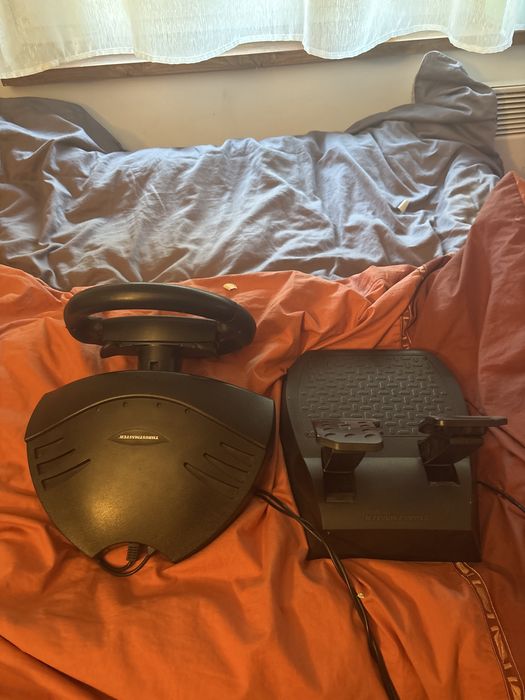 Kierownica do gier na konsole ps3/ps4 thrustmaster