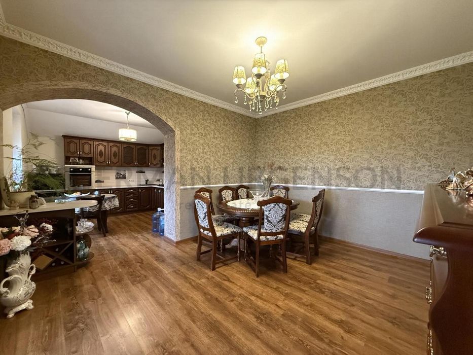 Продаж будинку 185 м.кв / 12 соток / Коритняни