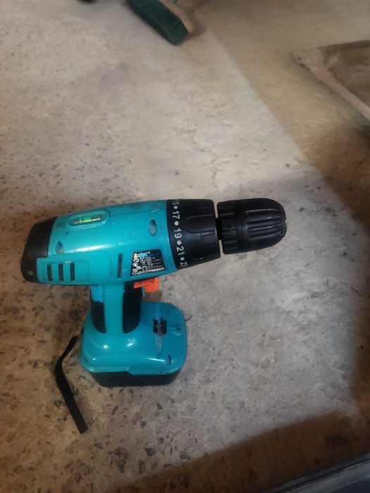 Шуруповерт для дому