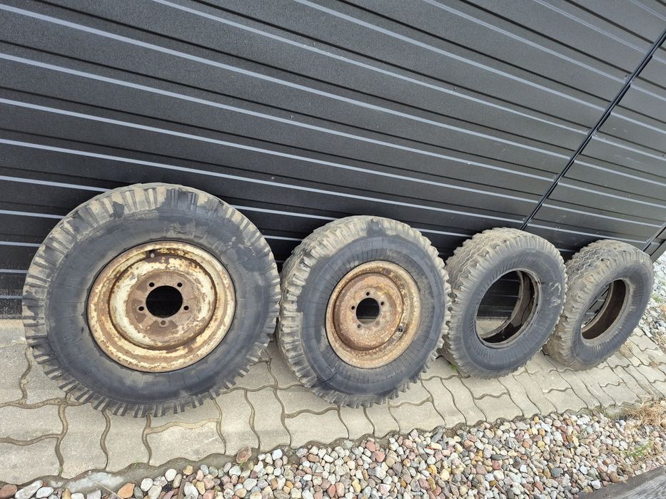 Koła / opony UAZ 8.40-15. Felgi + dętki. 8.40R15 (215-380)