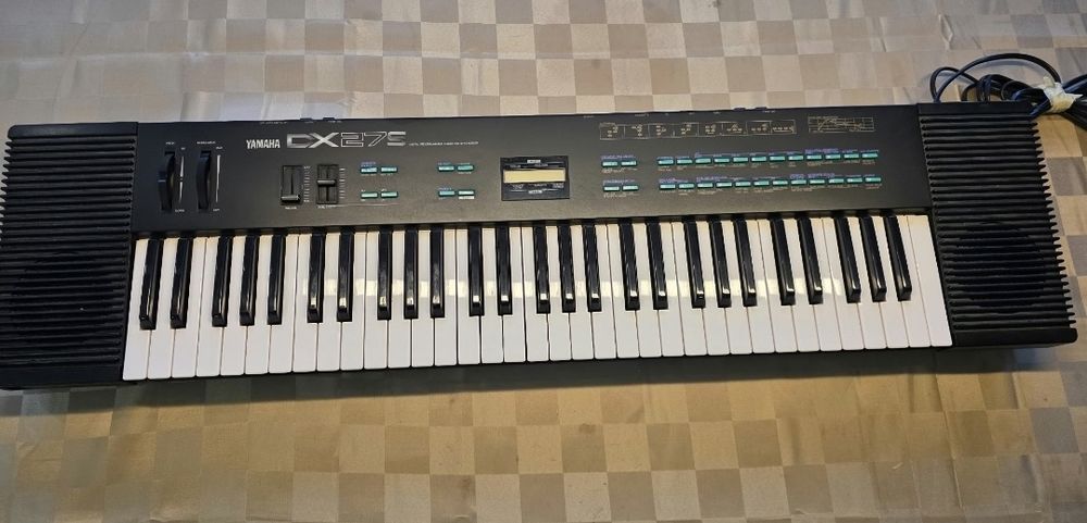 Teclado YAMAHA profissional
