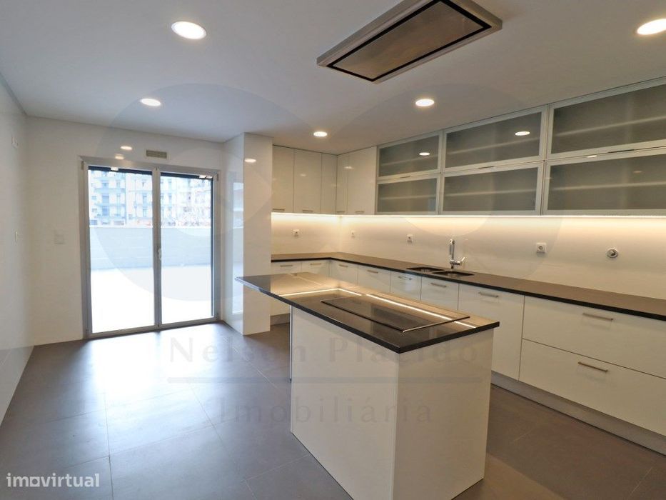 T4 CONSTRUÇÃO NOVA com terraço e garagem em Colinas do Cruzeiro - O...