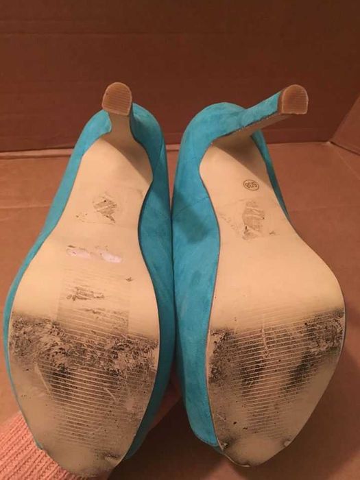 Sapato aberto à frente - T.38