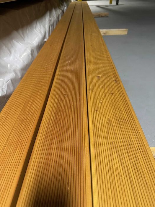 Deska tarasowa modrzew syb. 27x142 mm  300 i 570 cm