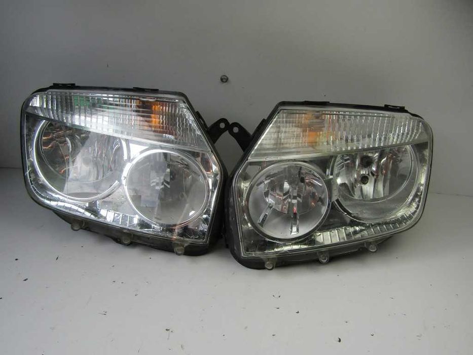 Dacia Duster lampa lampy przód przednie prawa lewa