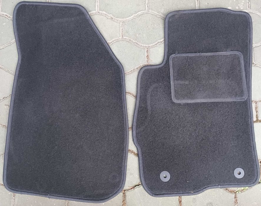 Dywaniki welurowe czarne do Opel Zafira B
