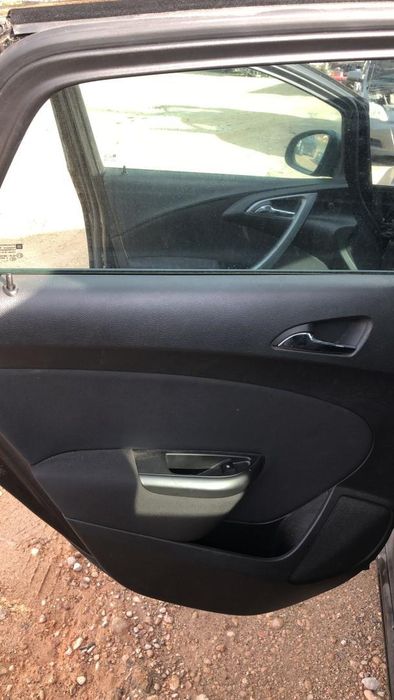 Injetor Opel Astra J Berlina 5P