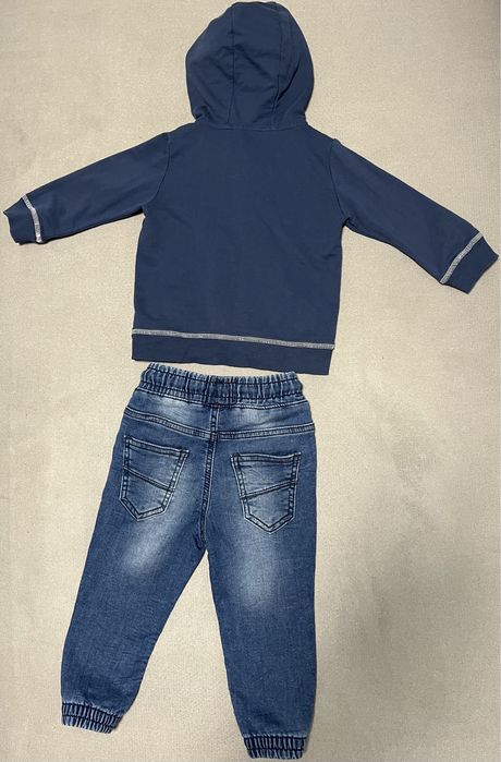 Zestaw bluza rozpinana Coccodrillo i spodnie jeansowe Reserved r.86
